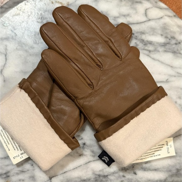 isotoner Accessories - EUC! Vintage ISOTONER‎ Women Sz 6.5 Medium Brown Leather Lined Driving Gloves